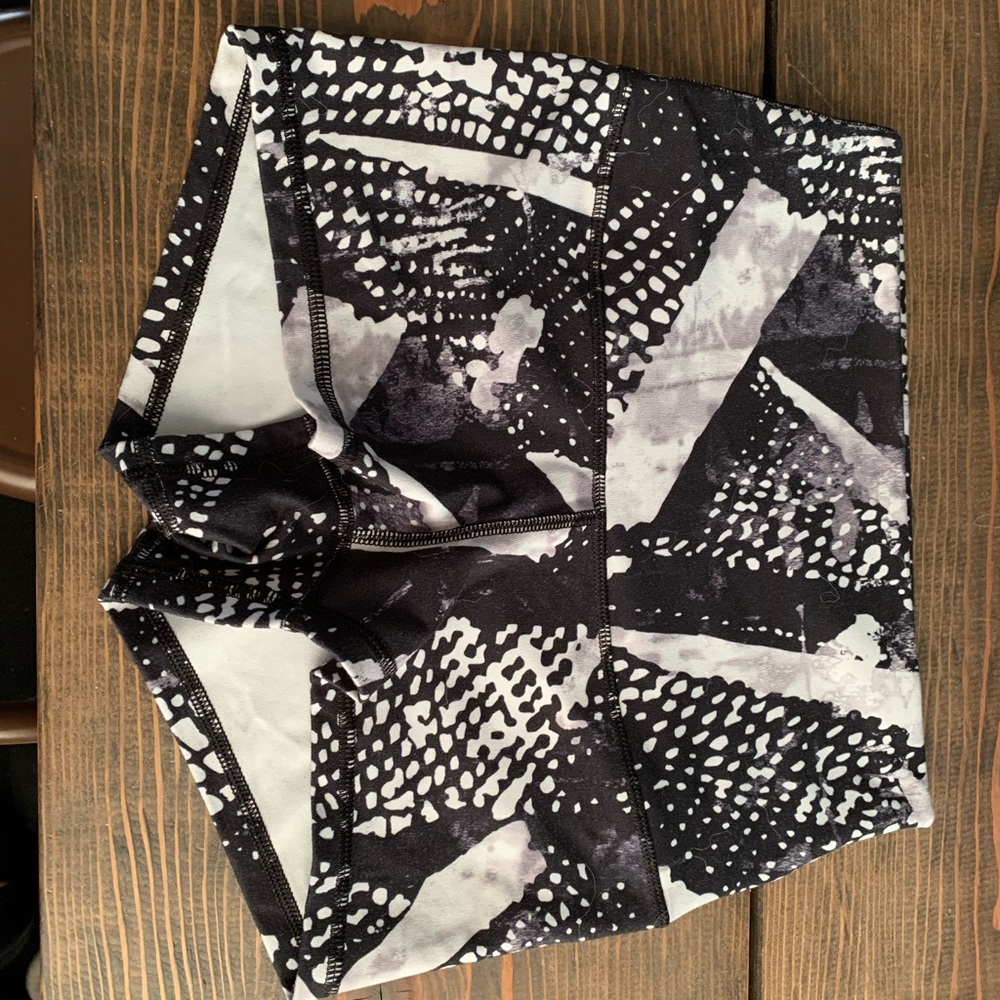 Lululemon short 4* sz 4